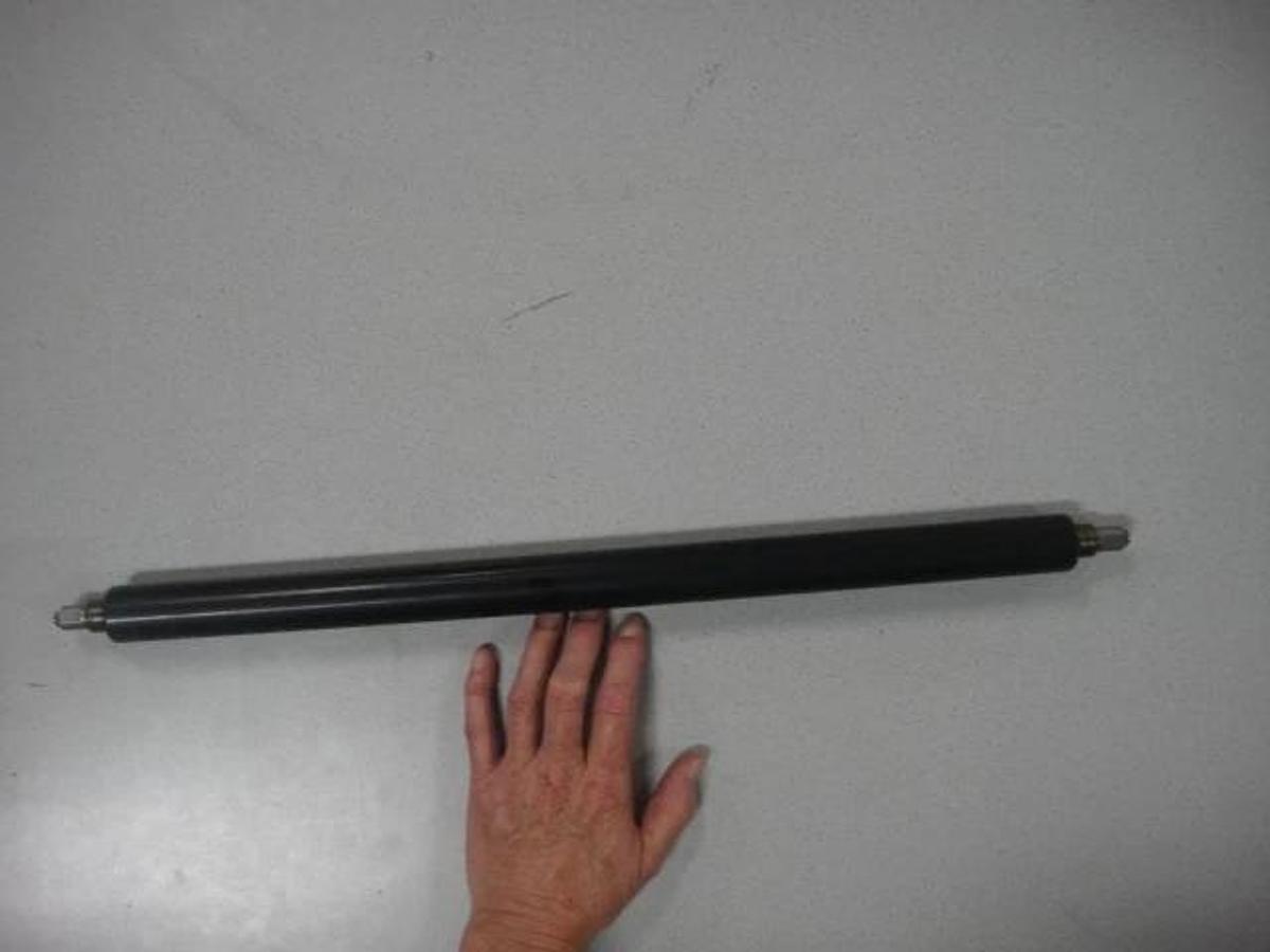 Hamada Ink Idle Roller, 20 1/2" Length