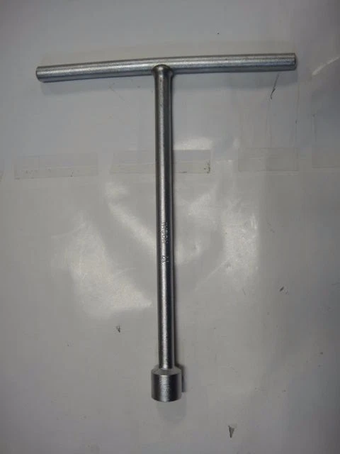 Hamada Socket Wrench 17 mm (WRSO) T-Handle, Part #5805-04041