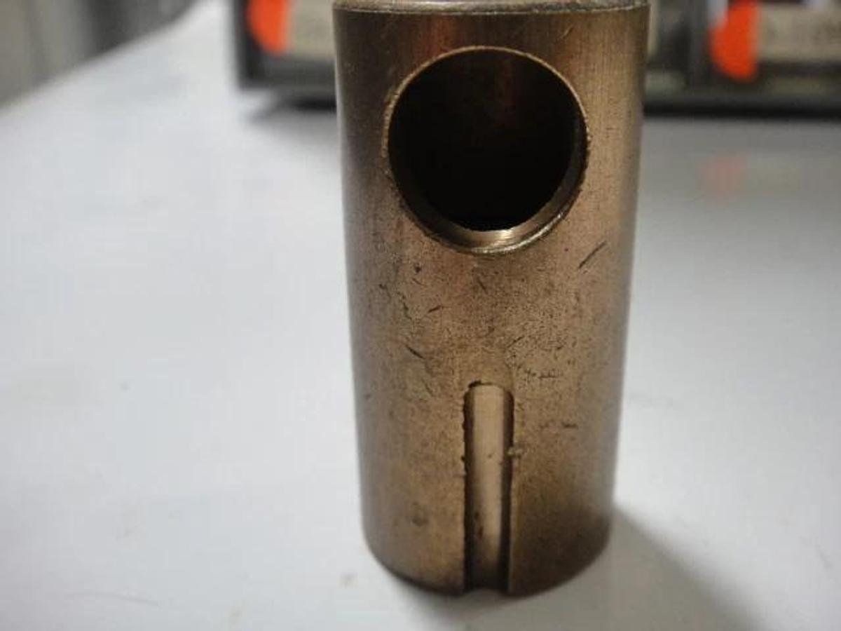 Hamada Bushing with Hole for Crestline, Part #X07-120871