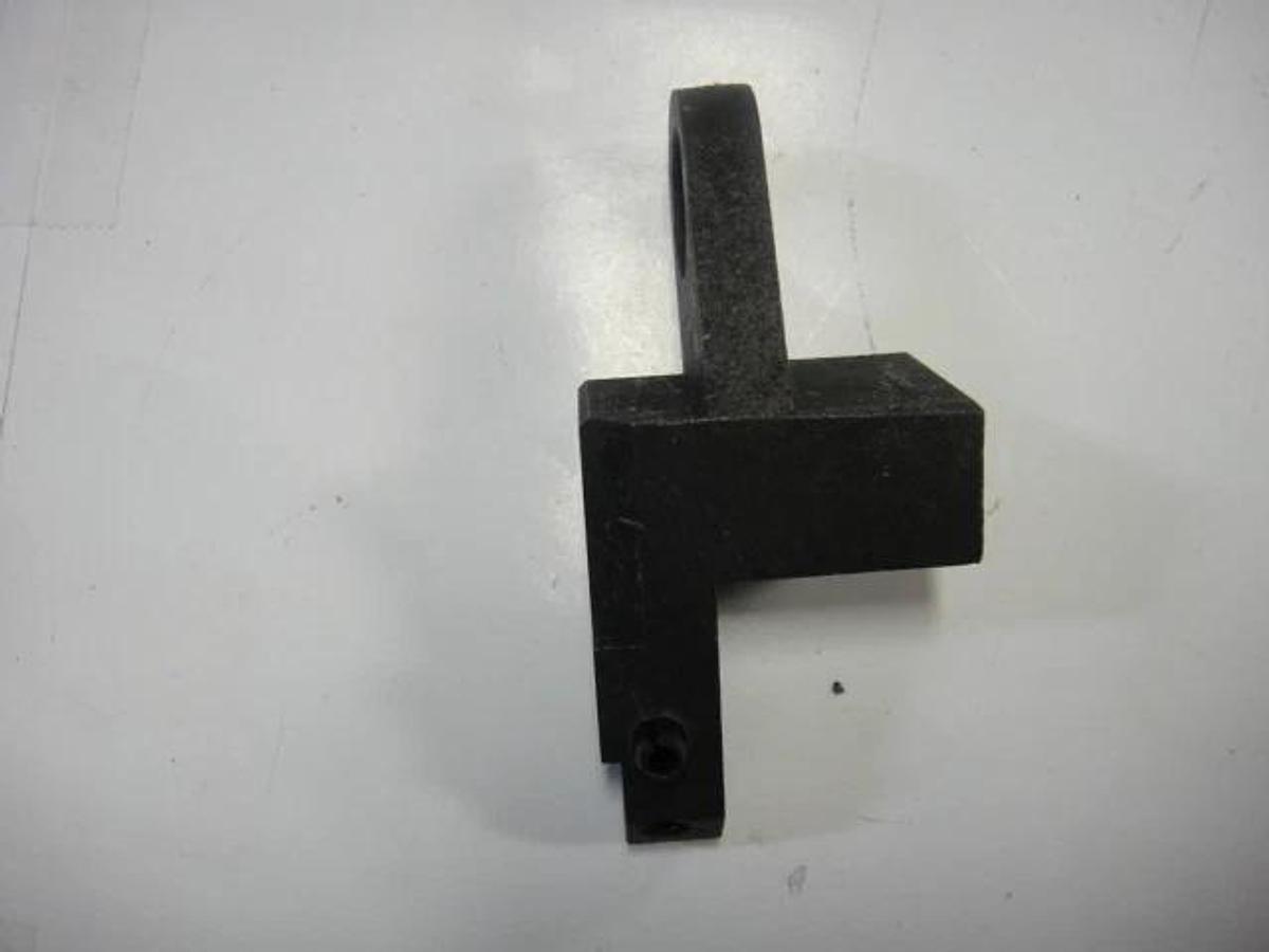 Hamada Distributor Roller Bracket, Part #I24-27-1A-3