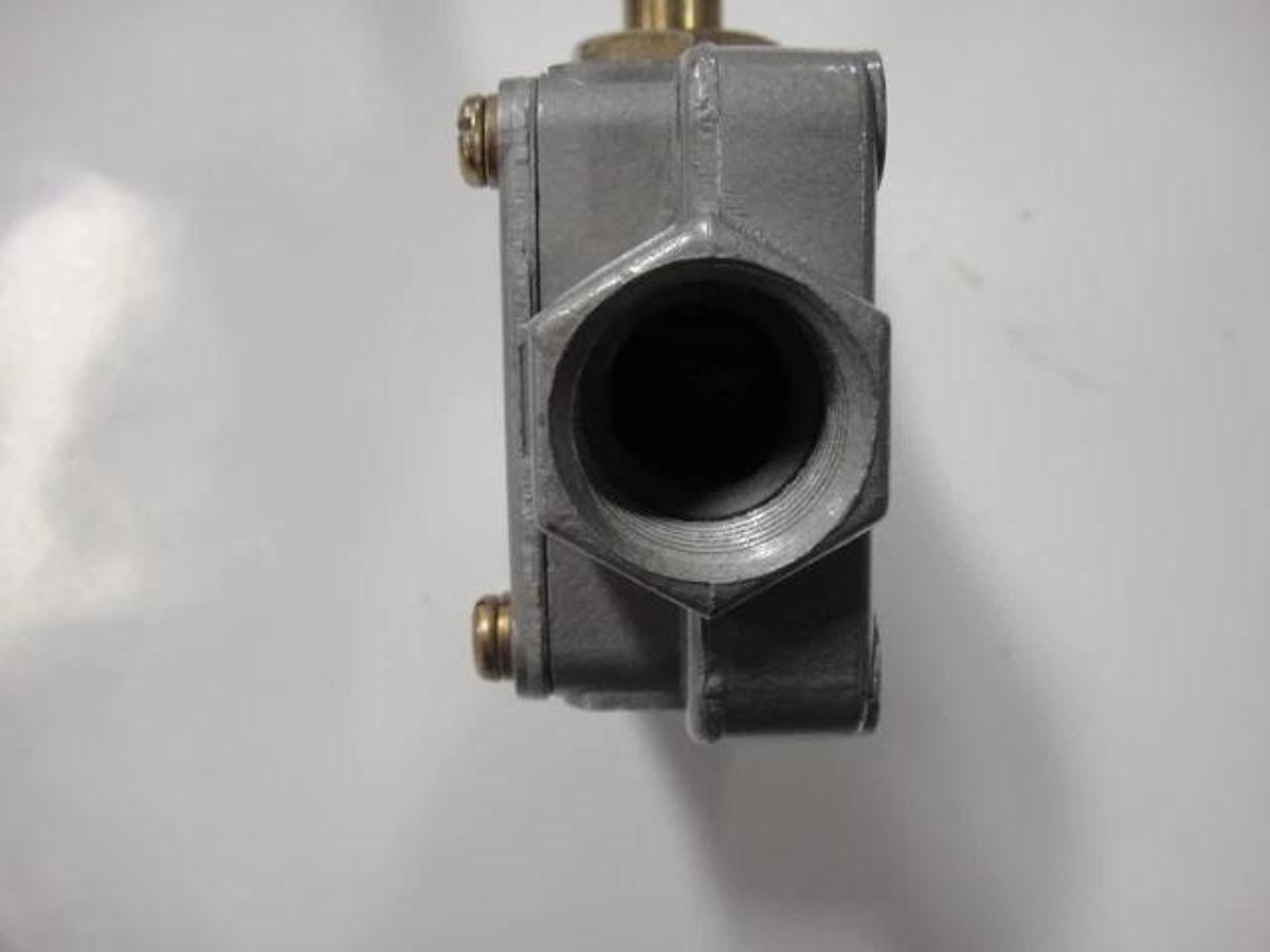 Micro Snap Switch, Catalog #BAF1-2RQ9