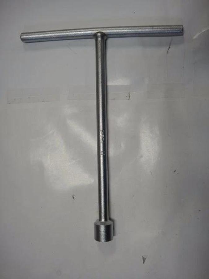 Hamada Socket Wrench 17 mm (WRSO) T-Handle, Part #5805-04041
