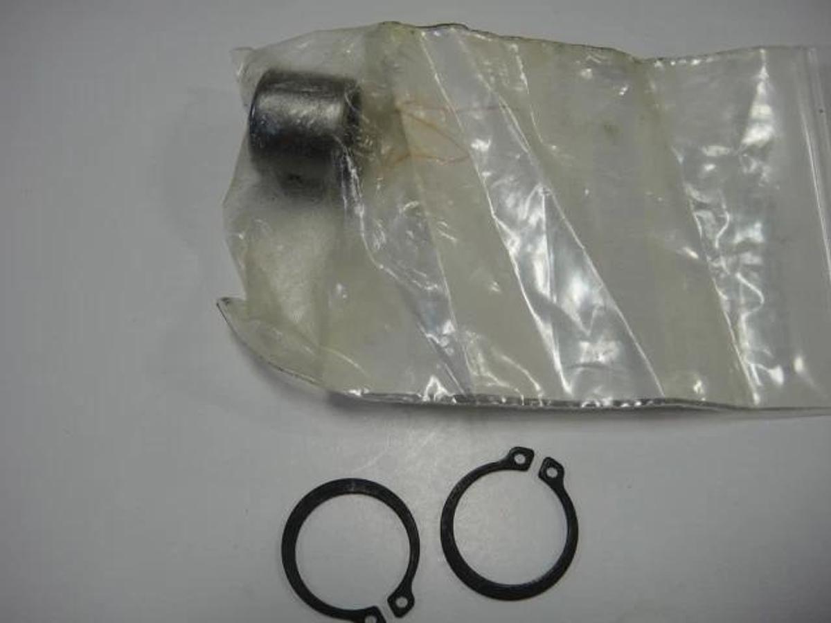 Heidelberg OEM Needle Bushing & Retaining Ring, Part #HDM492311