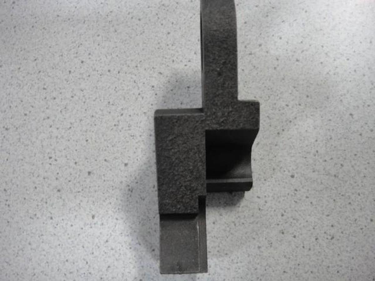 Hamada Distributor Roller Bracket, Part #I24-28-1A-3