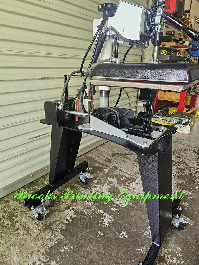 Used Geo Knight DC16 Digital Combo 14x16 Swing-Away Press
