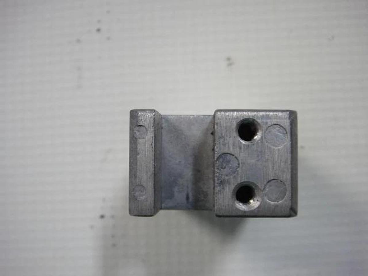 Hamada Front Guide Bracket, Part #CH03-20