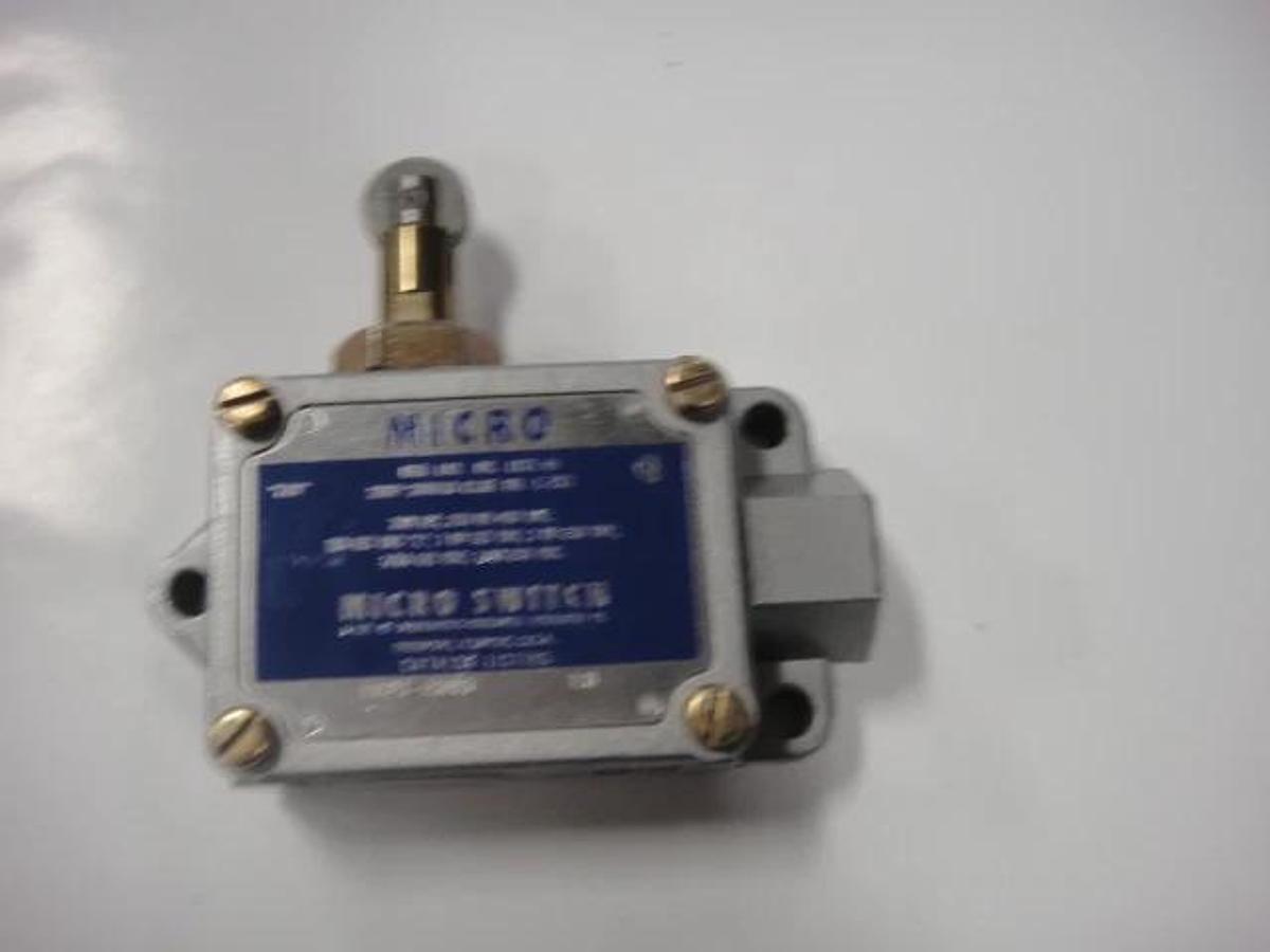 Micro Snap Switch, Catalog #BAF1-2RQ9