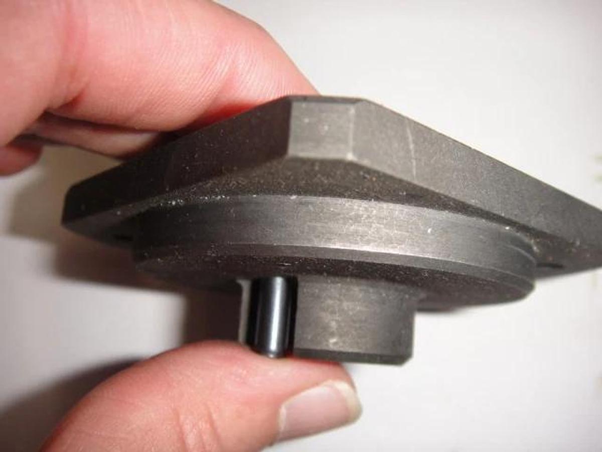 Hamada 660 Dampening Distributor Roller Bracket (NOPS), Part #G04-29-1A-1