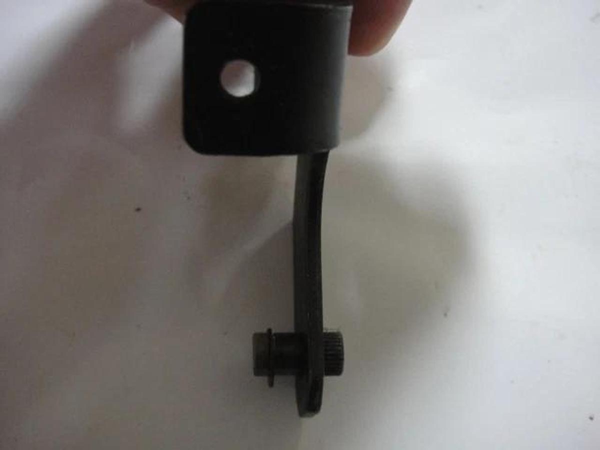 Hamada Distributor Roller Latch , Part #G24-42-3