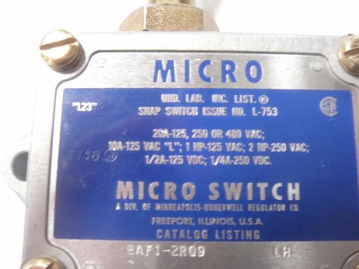 Micro Snap Switch, Catalog #BAF1-2RQ9