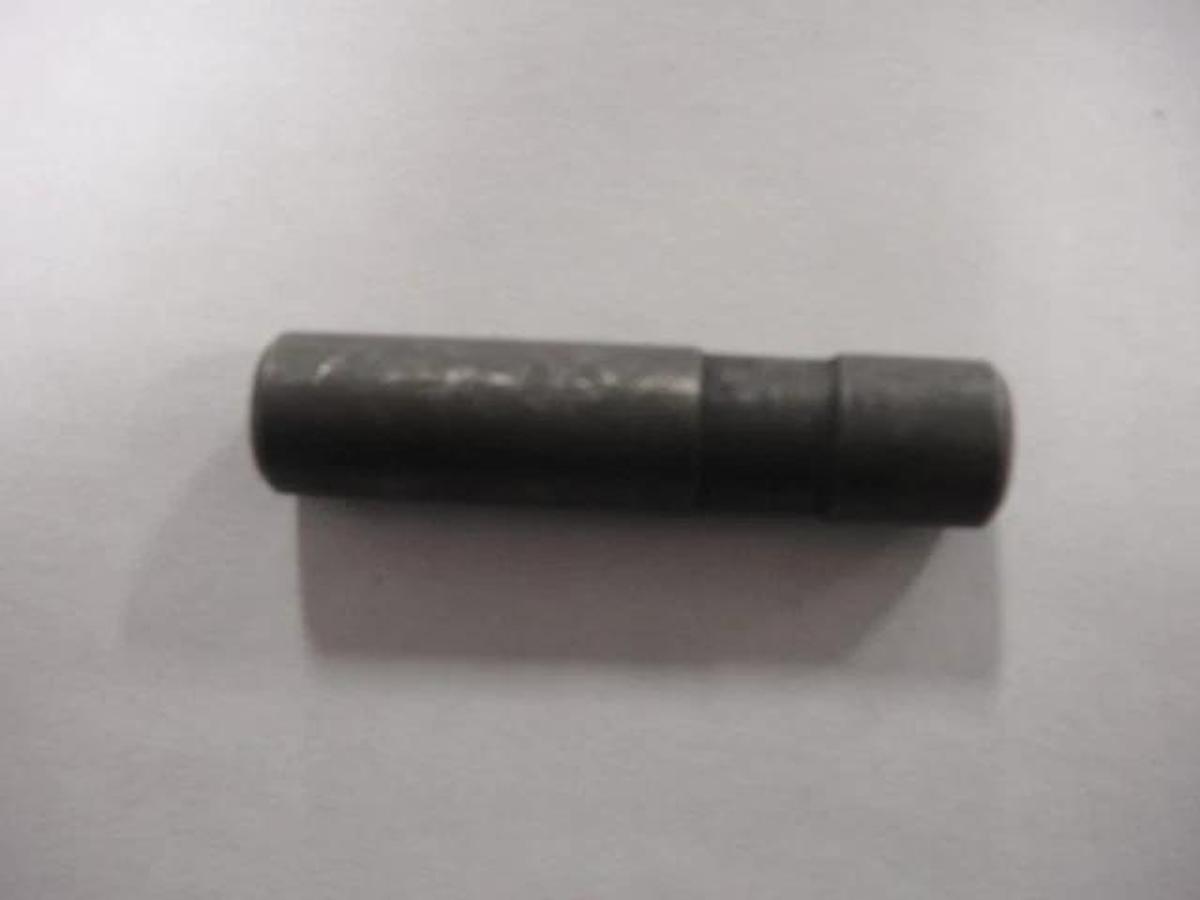 Hamada Feed Roll Frame Pivot Pin, Part #M04-22-3