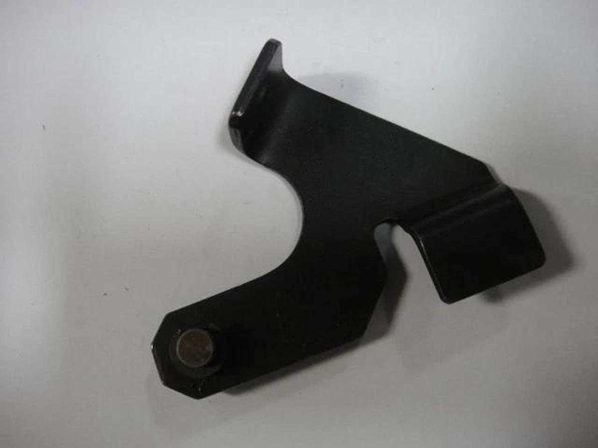 Hamada Distributor Roller Latch, Part #G24-43-3