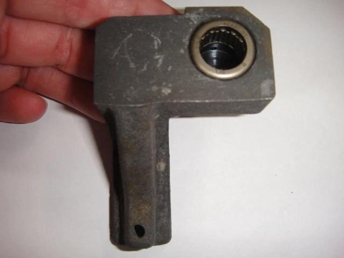 Hamada Forward Roller Bracket Assembly, Part #H02-10-1A-3