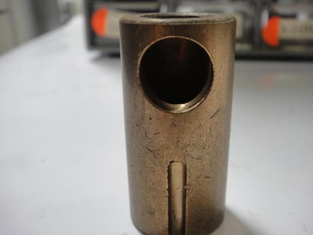 Hamada Bushing with Hole for Crestline, Part #X07-120871