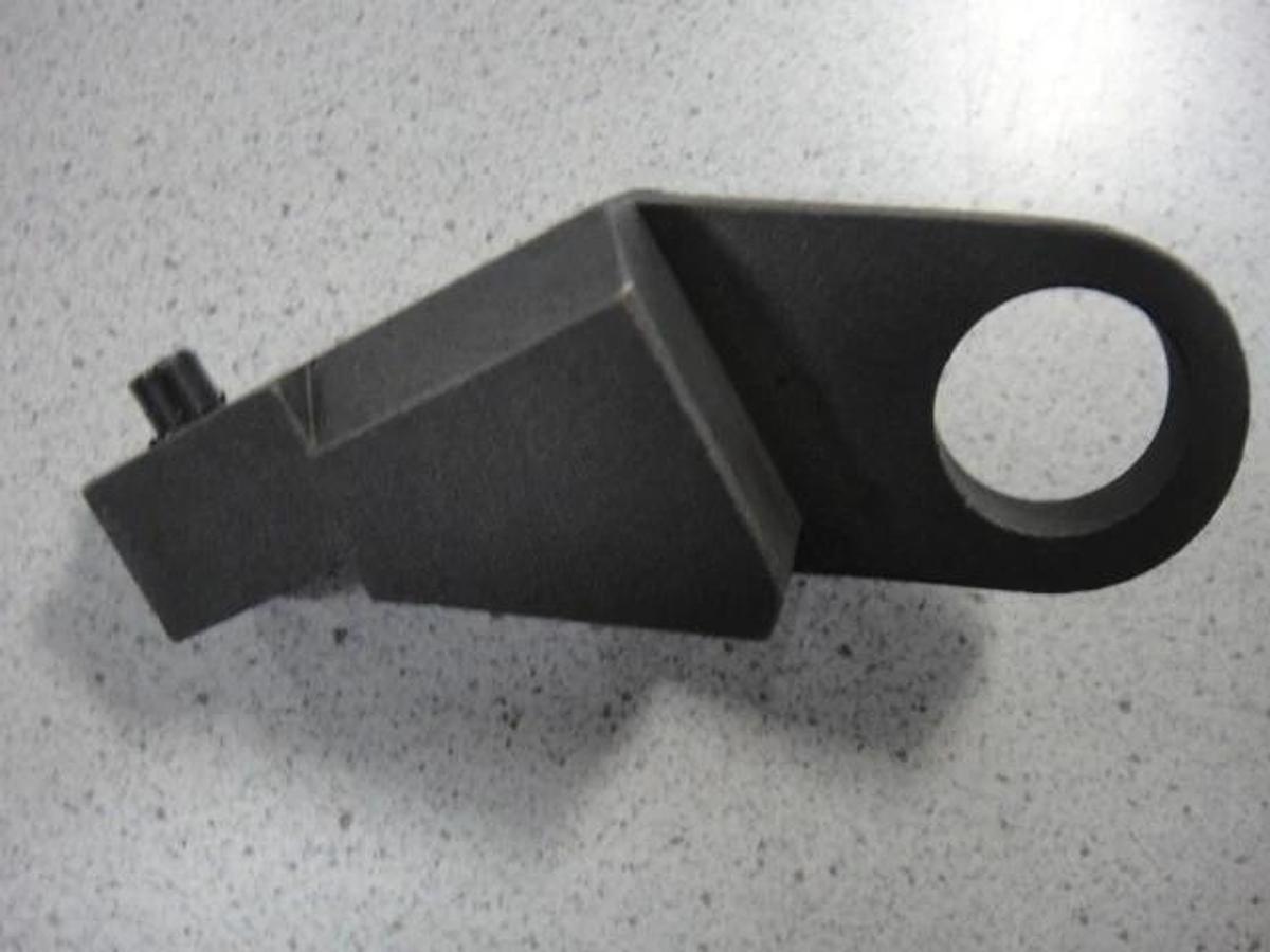 Hamada Distributor Roller Bracket, Part #I24-28-1A-3