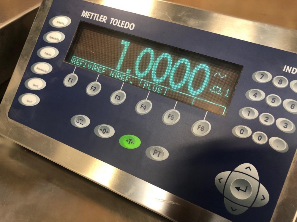 Used Mettler toledo weighing scale