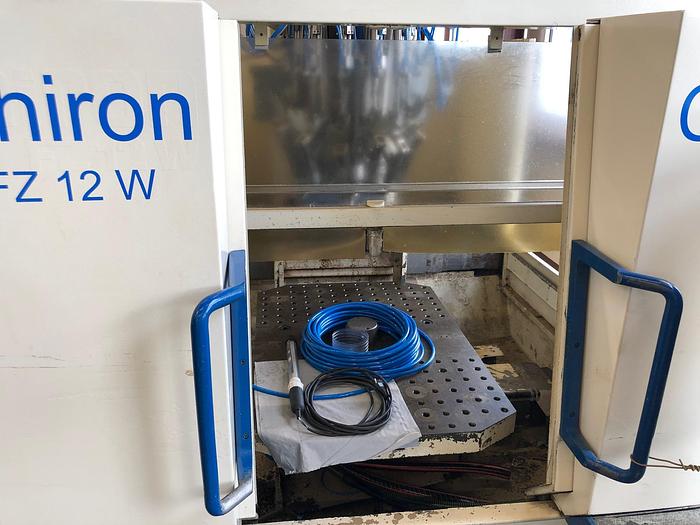 Gebraucht 1995 CNC Bearbeitungszentrum - Vertikal CHIRON FZ 12 W