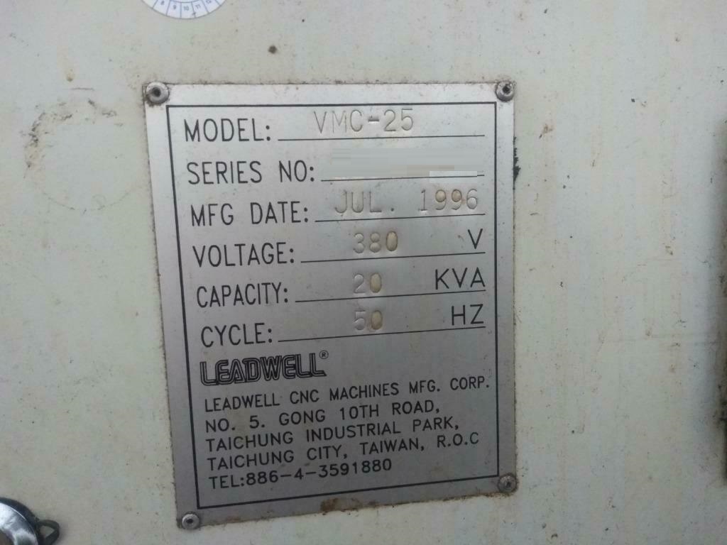 Usado 1996 LEADWELL VMC 25