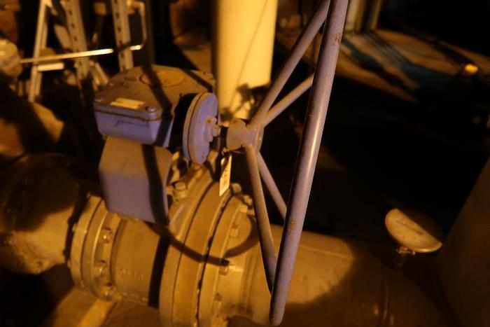 Used DEZURIK 14" S/S PNEUMATIC ACTUATED VALVE