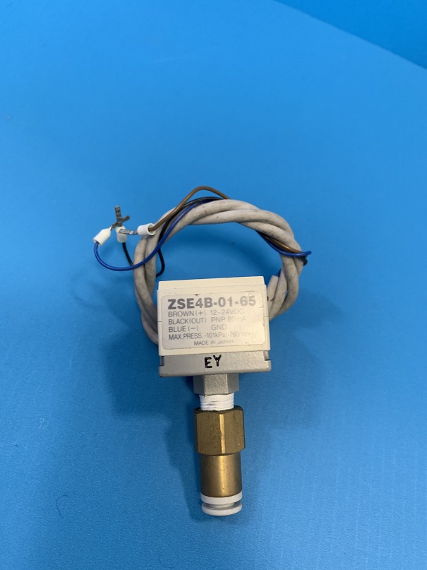 Used SMC Pressure Switch ZSE4B-01-65