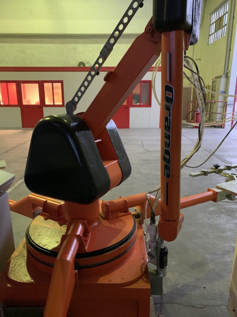 Usato 2002 Robot di verniciatura marca CMA