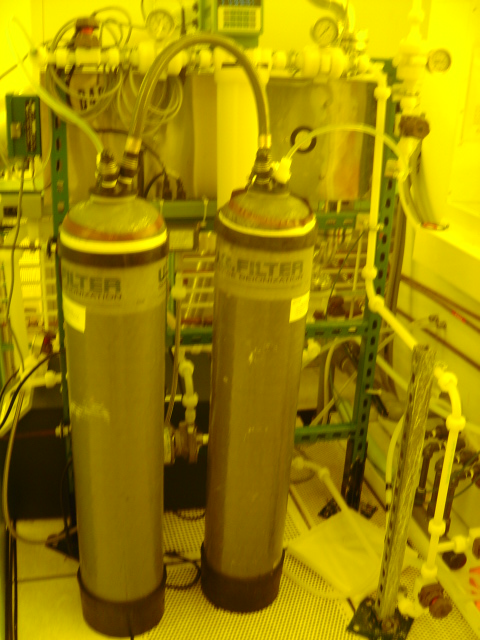 Used Dexon Plastic Dilute HF Filtered Etch Baths Wet Bench