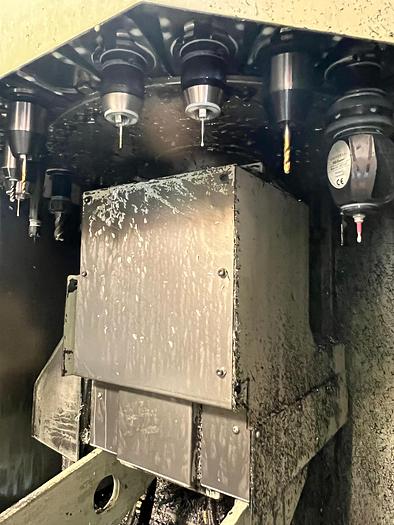 Used BRUGT VERTIKALT BEARBEJDNINGSCENTER FABR. MAZAK, MODEL VTC 20 B