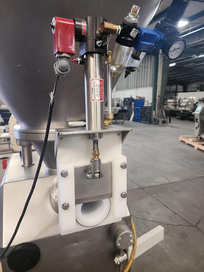 Used Vemag Robot 500 Vacuum filling machine and Conveyor system