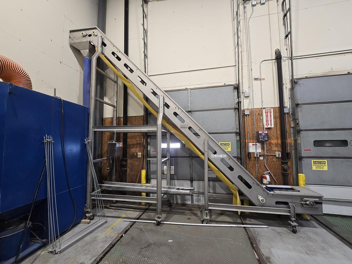 Used PELLET CONVEYOR WITH HOPPER CONVEYOR