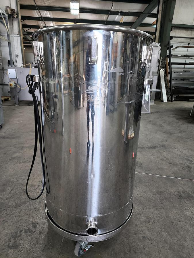 STAINLESS STEEL EAGLE STORAGE TANKS