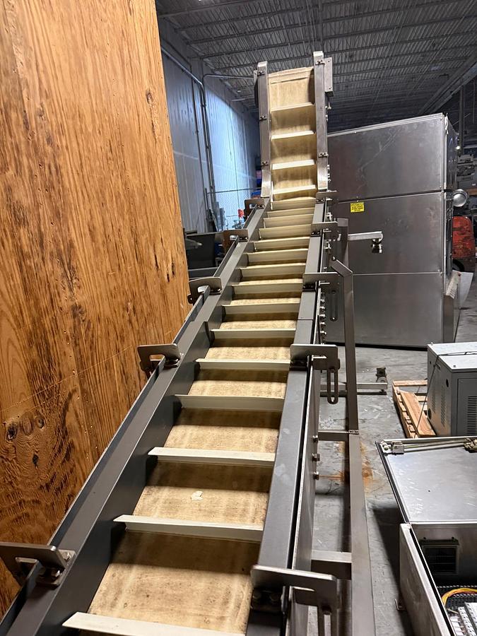 Used BME BELTED INCLINE CONVEYOR