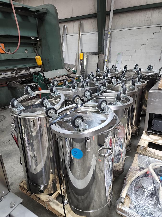 STAINLESS STEEL EAGLE STORAGE TANKS