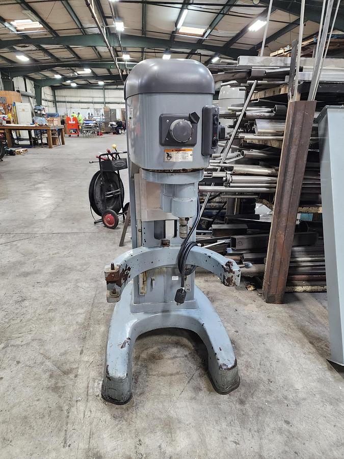 Used Used Hobart HL600 Mixer