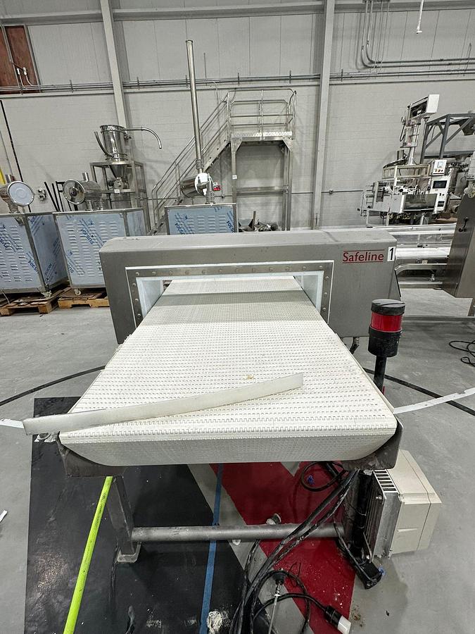 Used SafeLine Metal Detector 5" X 25" Wide Model V-2 R-SS-300