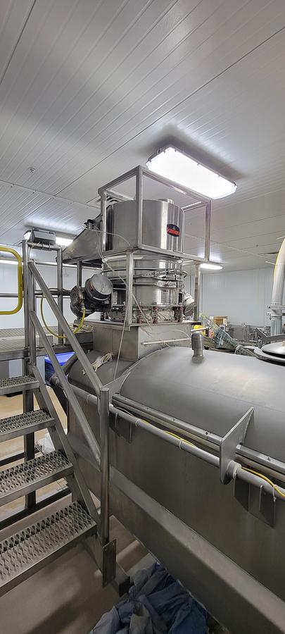 Used APV BAKER PERKINS BLENDER 