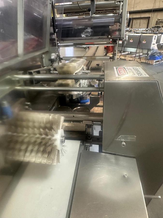 Used FUJI FOREMOST FLOW WRAPPER