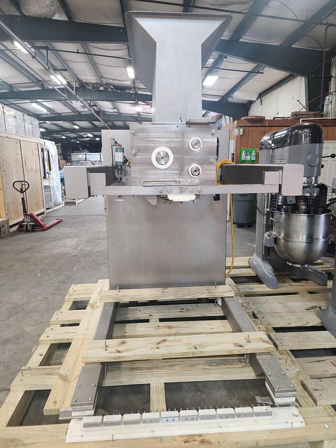 Used TROMP EXTRUDER MODEL 1000