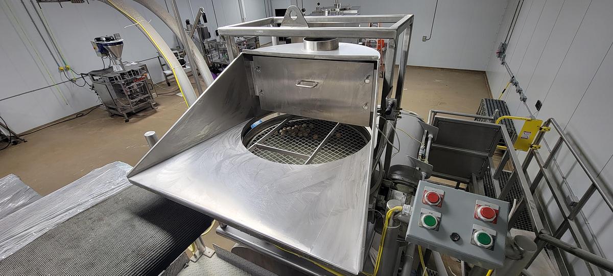 Used APV BAKER PERKINS BLENDER 