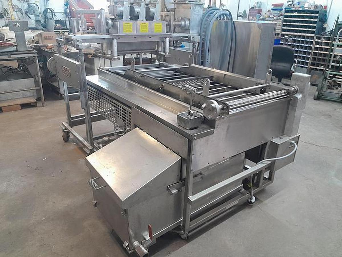 Used Belshaw CENTRY DD200 / C300 GAS AUTOMATIC CAKE DONUT FRYER LINE