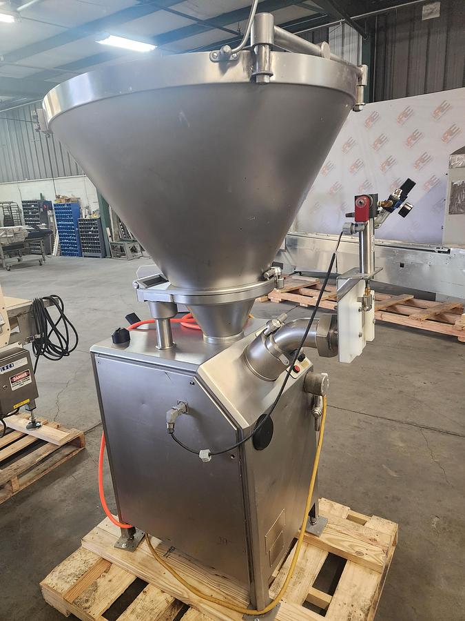 Used Vemag Robot 500 Vacuum filling machine and Conveyor system