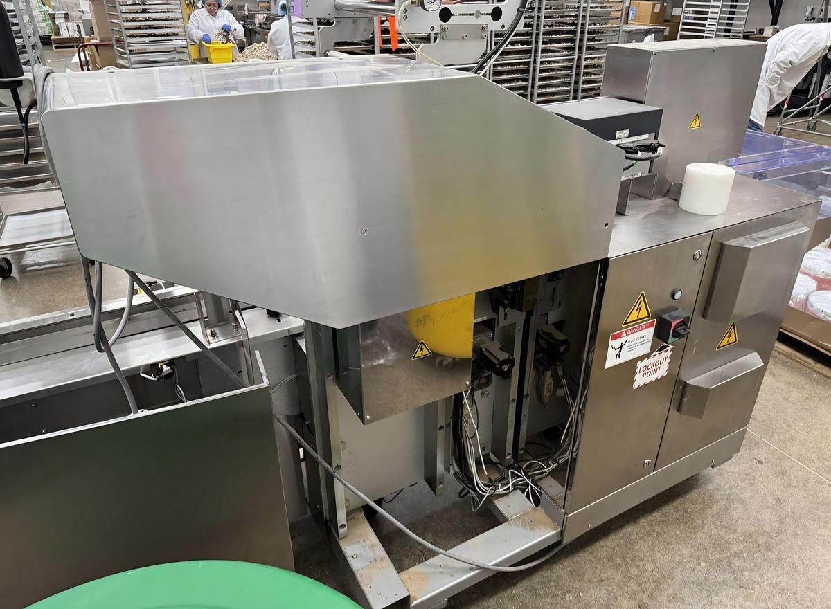 Used FUJI FW 3400 ALPHA VII FLOW WRAPPER