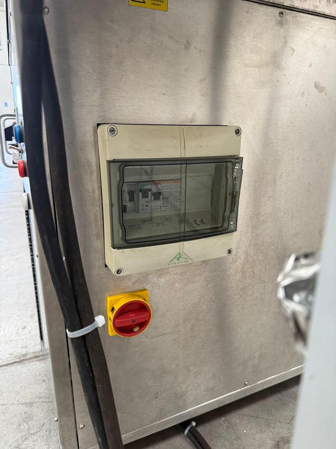 Used Shoko 15¨ German Self Contained Cooling Tunnel