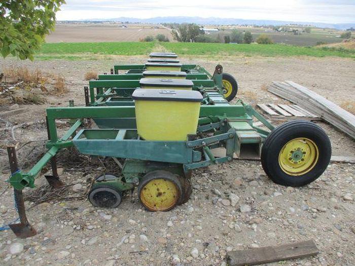 Used 7R30 John Deere 7100 Pick Planter
