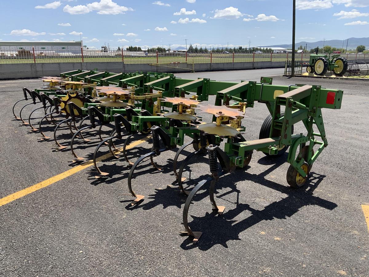 Usado JOHN DEERE® 875