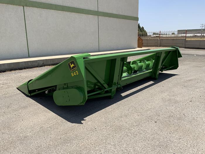 Usado JOHN DEERE® 643
