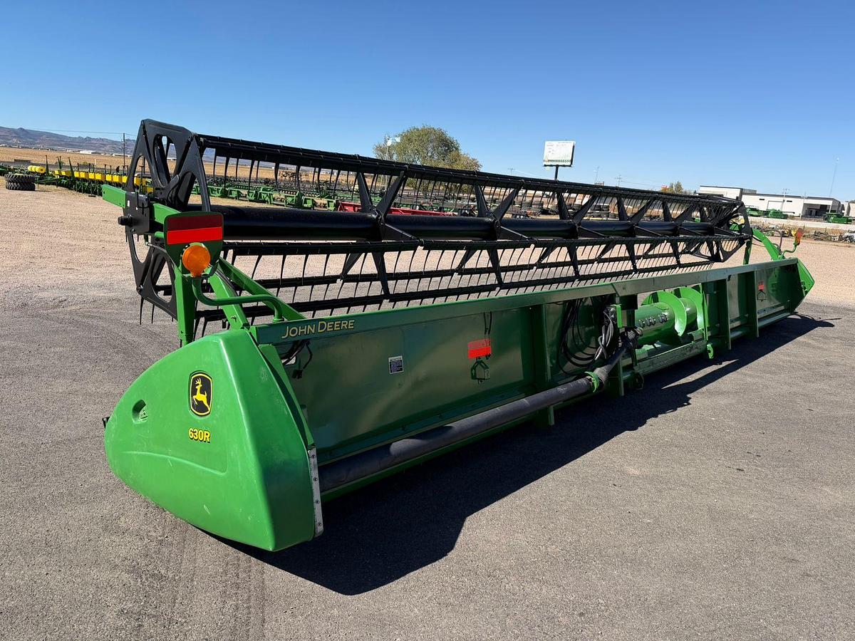 Usado 2005 JOHN DEERE® 630R