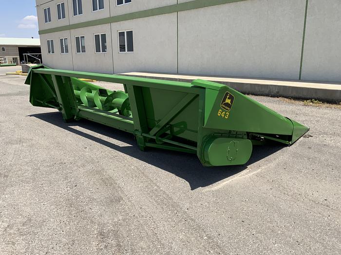 Usado JOHN DEERE® 643