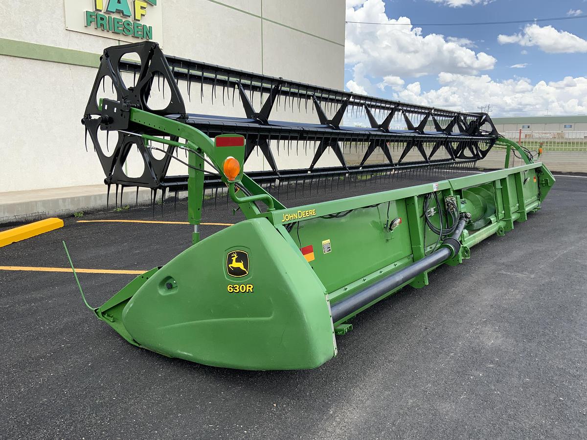 Usado 2006 JOHN DEERE® 630R