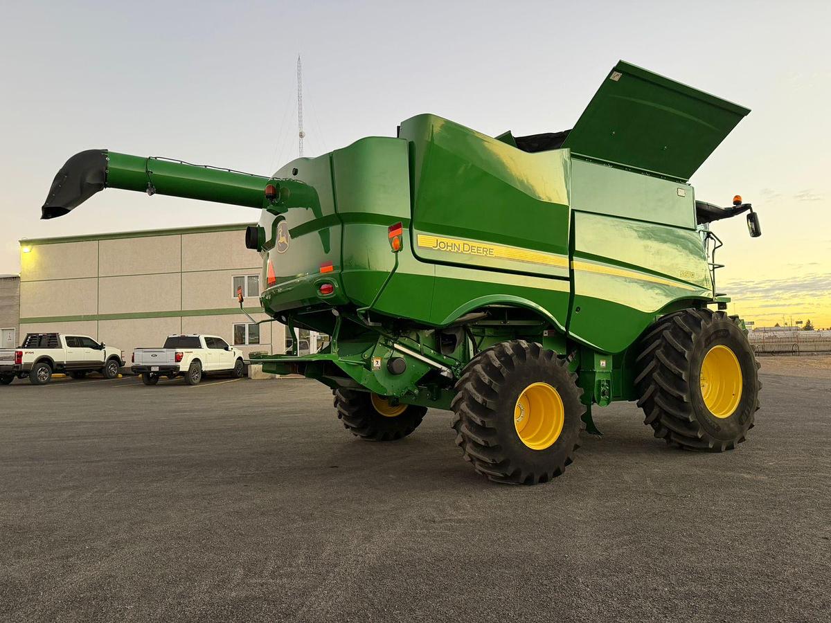 Usado 2014 JOHN DEERE® S670
