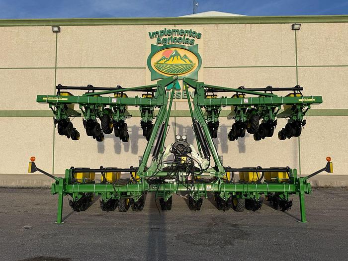 Usado JOHN DEERE® 1720